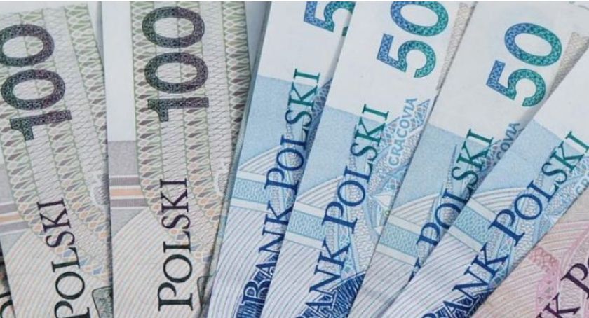 Nasze pensje... wzrosły. Ile zarabiają mieszkańcy Szczecinka?