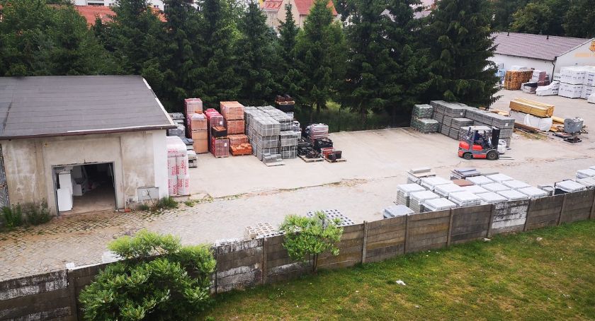 Polna 29: Kłopotliwe sąsiedztwo, którego... nie ma w planach