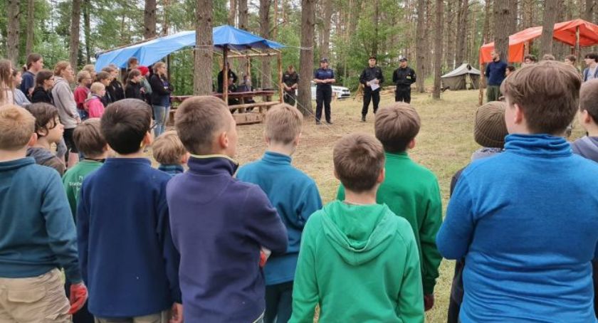 Szczecineccy policjanci z kontrolami u harcerzy