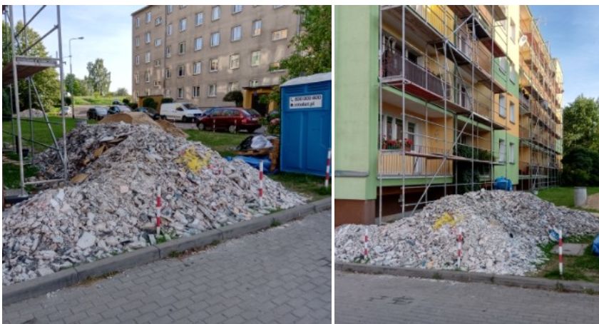 Wodociągowa: Tony gruzu na trawniku / fot. Czytelnik