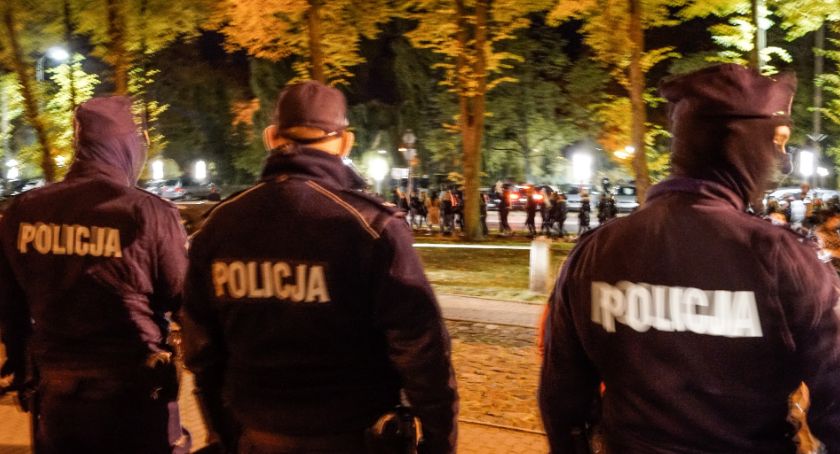 „Strajk Kobiet” w Szczecinku. Policja: Będziemy reagowali natychmiast
