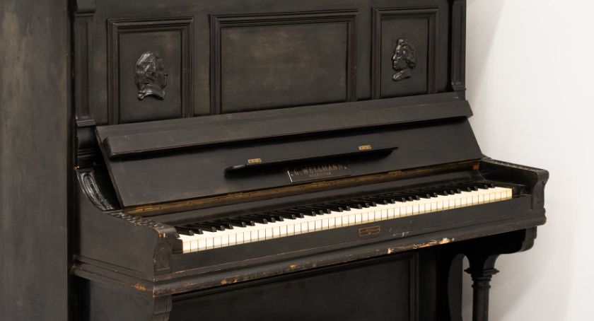 To pianino zrobiono w Szczecinku. Unikalny instrument trafił z OLX do muzeum