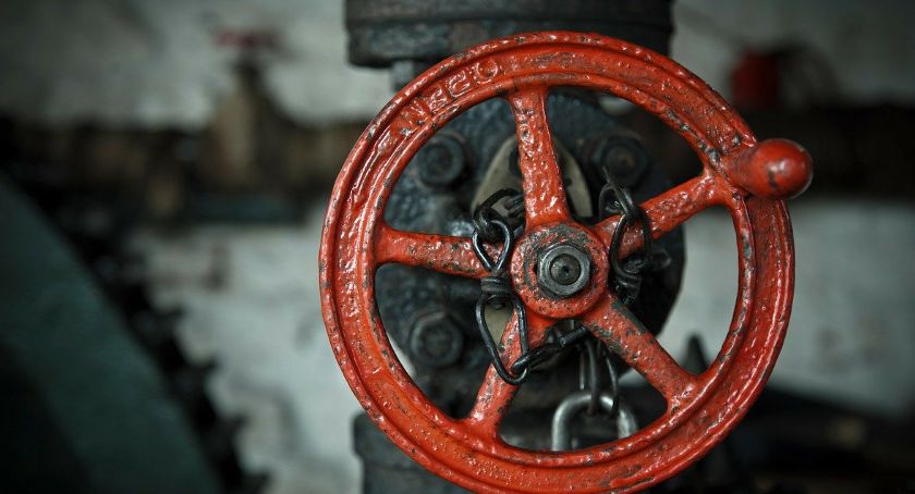 Monter rurociągów, informatyk, nauczyciel, tokarz. Oferty pracy w Szczecinku / foto: pixabay