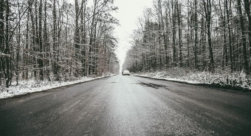 Uwaga na marznący deszcz i gołoledź. Idzie odwilż/Pixabay.com
