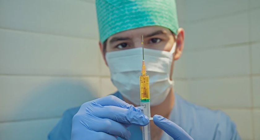 Będziemy się szczepić chińską szczepionką? 