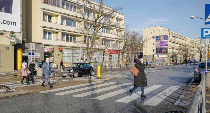 Pieszy będzie miał pierwszeństwo na pasach/PAP