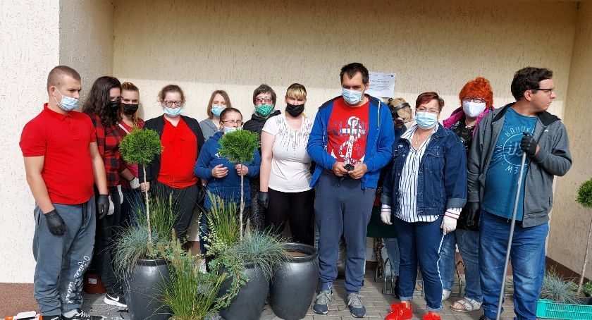 Uczestnicy projektu brali udział z w warsztatach, treningach, szkoleniach. Pracowali w małych grupach. Przez trzy lata skorzystało z tej formy pomocy ponad 180 osób.