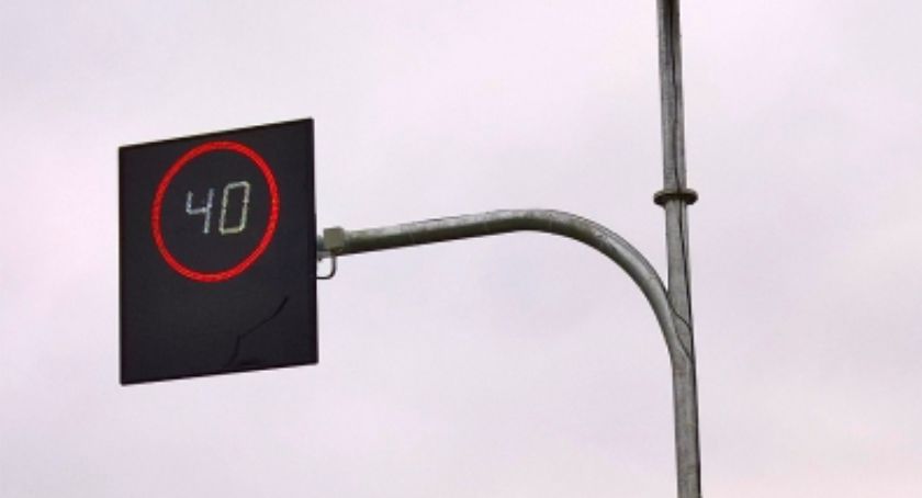 W Gminie Szczecinek tablice pokażą kierowcom prędkość / fot: krakow.pl