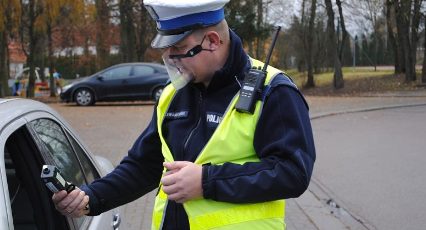 Policja zatrzymuje pijaków. Piłeś - nie jedź! / fot: KPP Szczecinek
