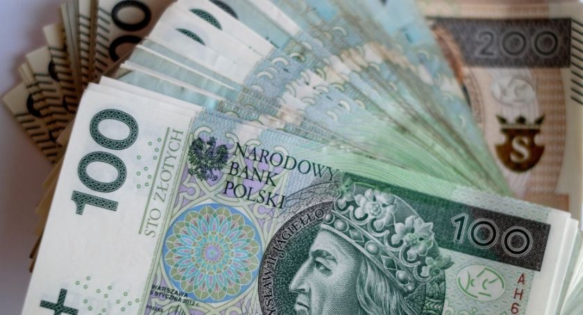 Pracodawcy chcą płacić Ukraińcom więcej niż Polakom/PAP