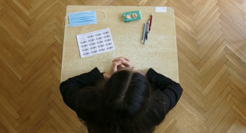 Wyniki matur 2021: Co czwarty absolwent nie zdał/PAP