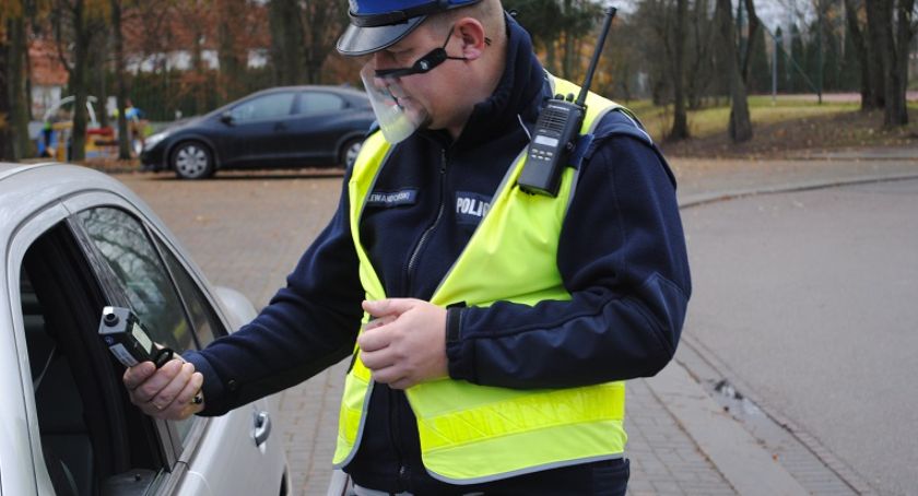 Tydzień na drogach: O sześciu pijanych za kółkiem mniej / fot. policja