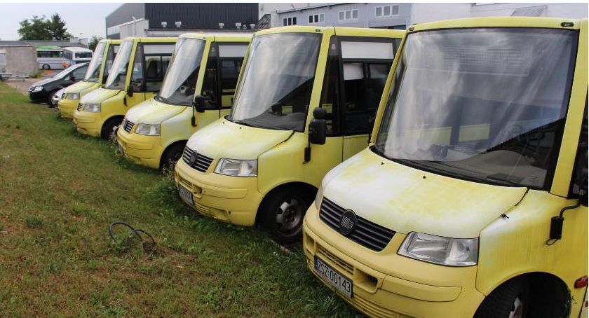 Pięć mini autobusików Berkhof VDL - zajezdnia Komunikacji Miejskiej w Szczecinku