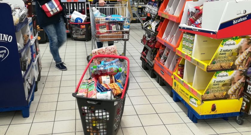 Jest drożej. Ceny w sklepach spożywczych w lipcu wzrosły o 12 procent?/PAP