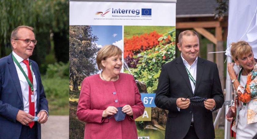 Od lewej -Burmistrz Templina, Kanclerz Niemiec, Burmistrz Połczyna, małżonka Burmistrza Templina