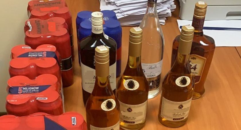 77-latek okradł sklep z alkoholem