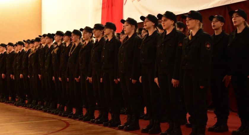 W ZS nr 6 ślubowali przyszli strażacy / fot. FB - ZS nr 6