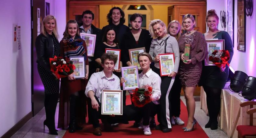 Daria Adamczewska i Kamil Kowalski nagrodzeni na Festiwalu Piosenek Marka Grechuty! / fot. Sławieński Dom Kultury