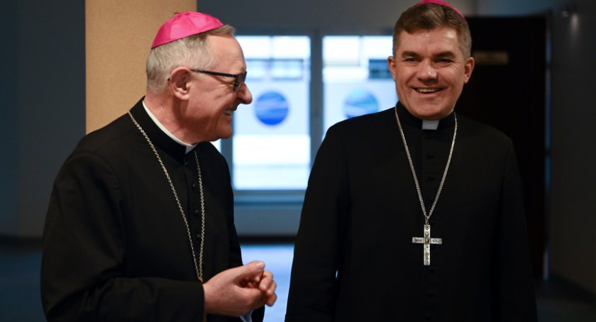Bp Zbigniew Zieliński oficjalnie objął urząd. Wkrótce zastąpi bp. Edwarda Dajczaka