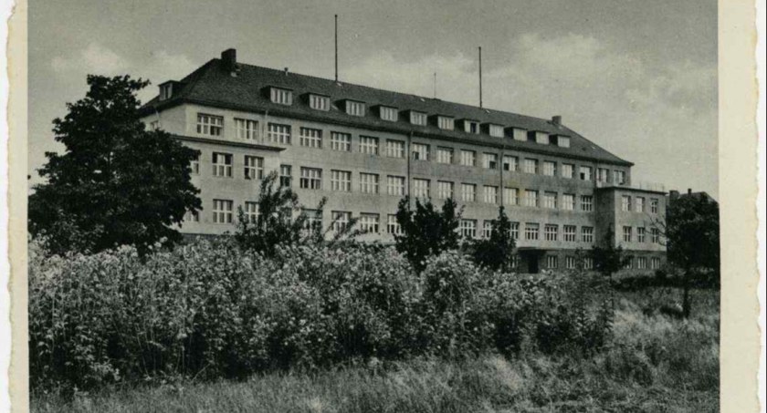 Szpital w Szczecinku / pocztówka z lat 40. Archiwum Muzeum Regionalnego w Szczecinku