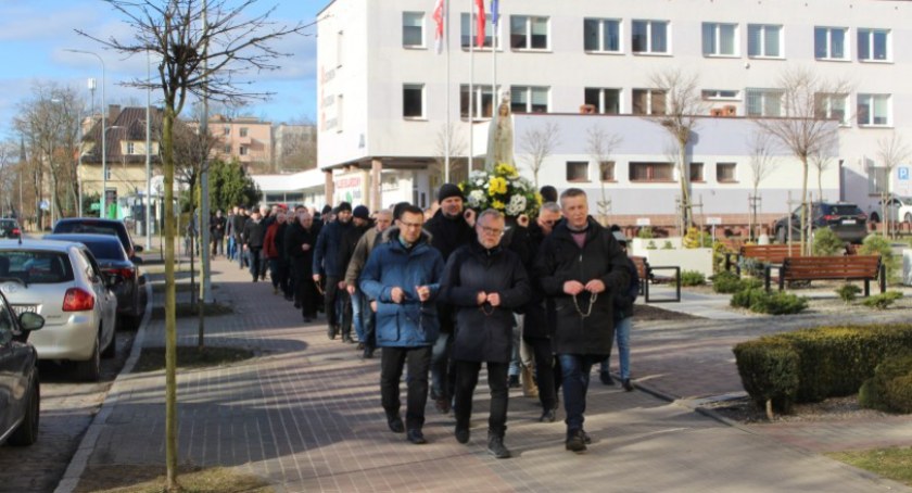 Męski różaniec na ulicach Szczecinka