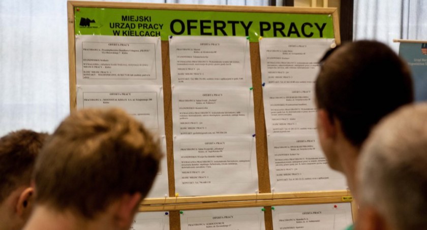 W lipcu spadła liczba ofert pracy - wynika z przekazanego PAP Barometru Ofert Pracy