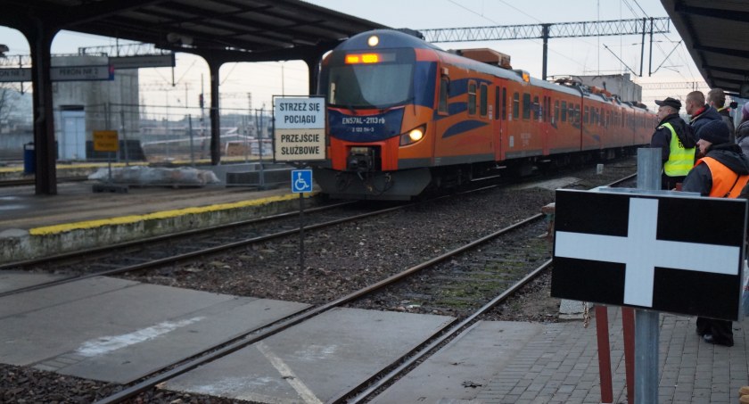 foto: Pociąg na dworcu kolejowym w Szczecinku
