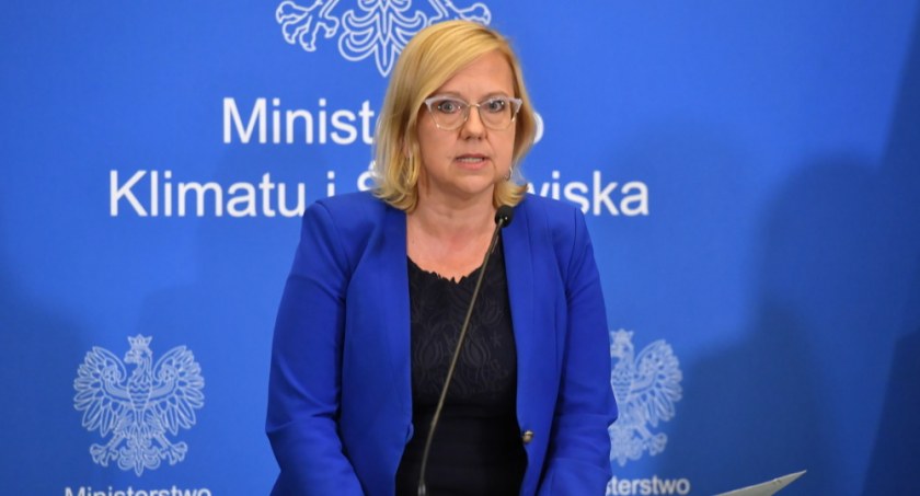 Ograniczenie wzrostu cen ciepła sieciowego dla odbiorców będzie obowiązkowe dla wszystkich wytwórców ciepła - powiedziała PAP minister klimatu i środowiska Anna Moskwa