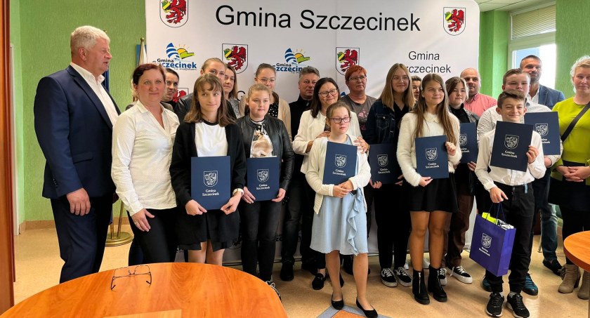 Zdjęcie: Wójt nagrodził najlepszych uczniów