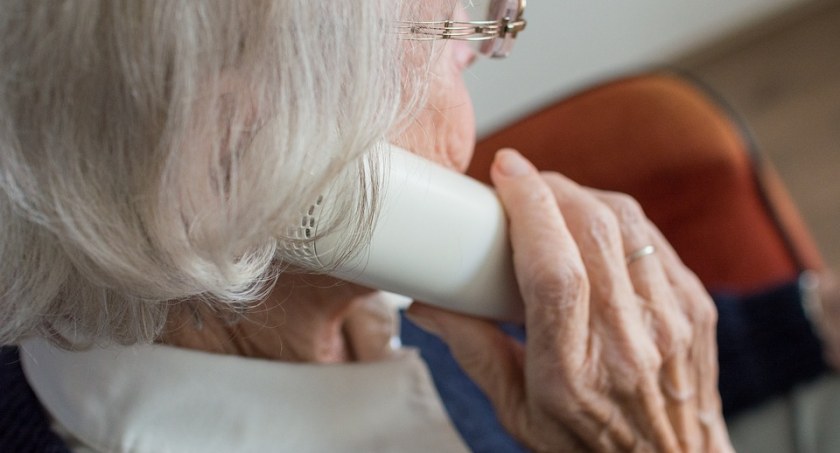 Zdjęcie: Seniorki w Szczecinku padły ofiarą oszustów. Po prostu odebrały telefon