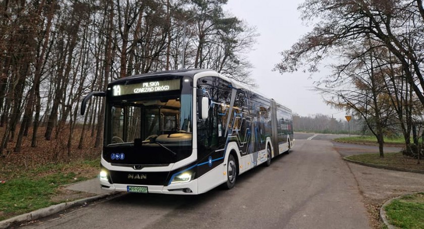 zdjęcie: elektryczny MAN Lions City na testach w Szczecinku / fot: KM