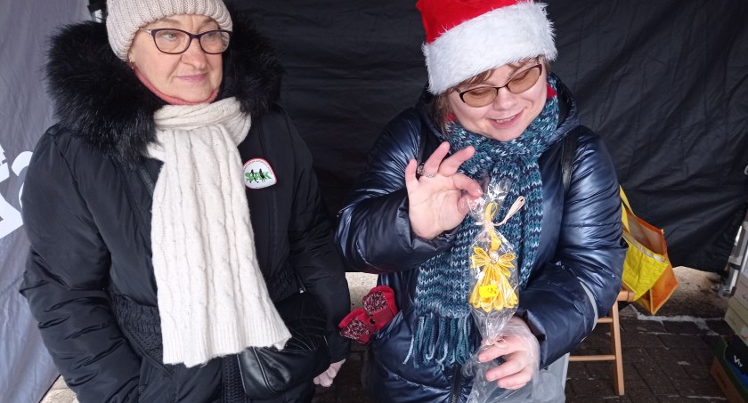 Zdjęcia: Świąteczny kiermasz z sercem, zorganizowany przez Stowarzyszenie Aktywnych Kobiet w Szczecinku