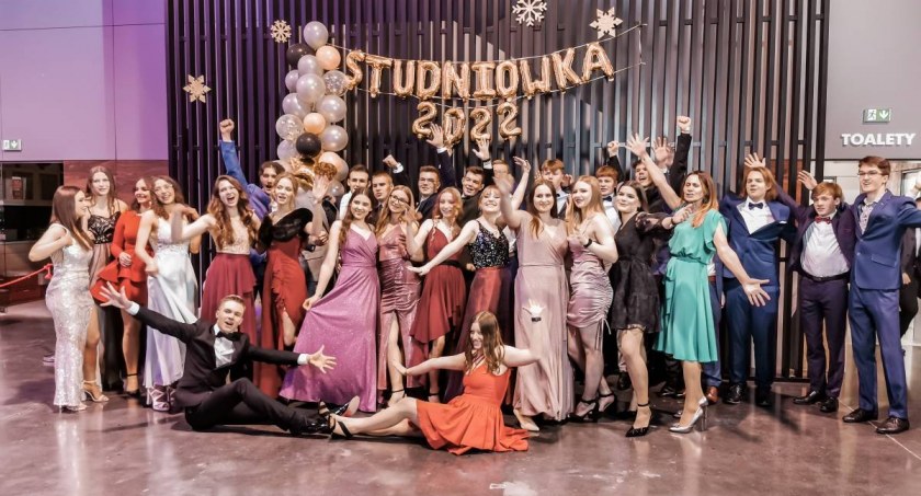 Zdjęcie: Tak w tym roku bawili się uczniowie z I LO na swojej studniówce