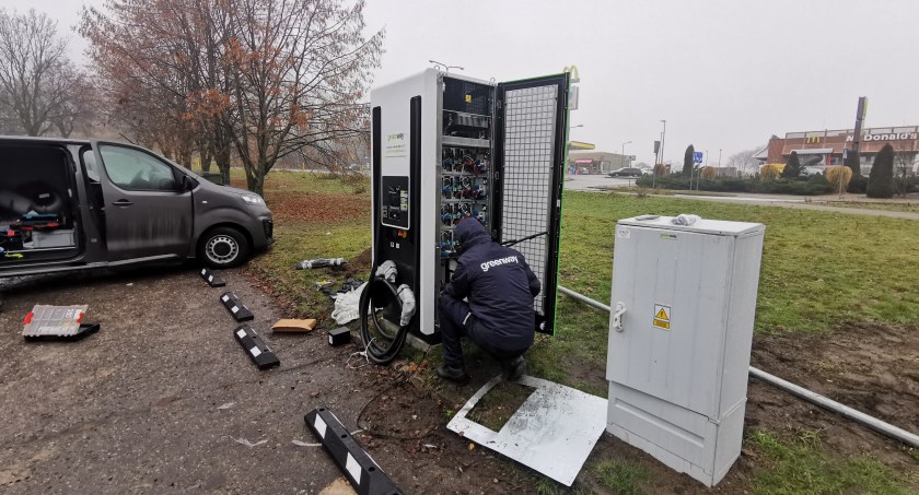 Zdjęcie: W Szczecinku powstaje punkt szybkiego ładowania pojazdów elektrycznych