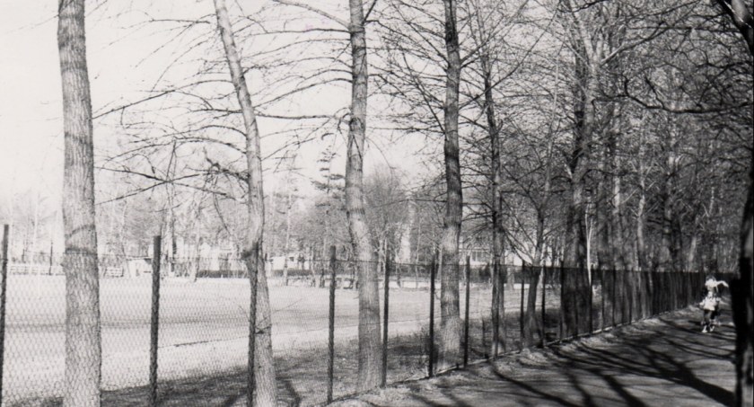 zdjęcie: Miejsce, w którym wybudowano basen w Szczecinku. Marzec 1988