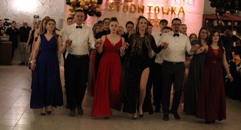 Zdjęcie: Studniówka ZS nr 2 w Szczecinku / fot. Patryk Witczuk