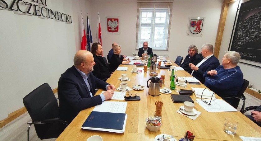 zdjęcie: Powiatowa Rada Rynku Pracy / fot: Starostwo Powiatowe w Szczecinku