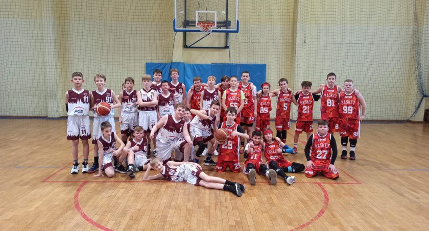 zdjęcie: drużyna EMET Basket