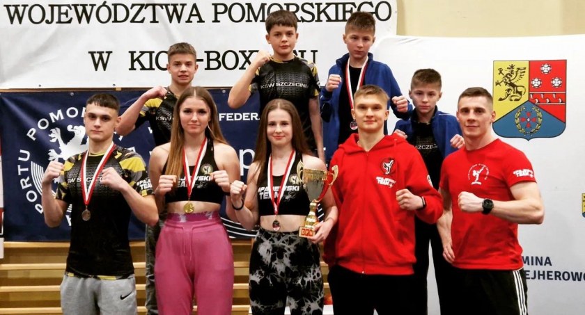 Zdjęcie: Zawodnicy KSW Szczecinek z kolejnymi medalami / fot. Facebook