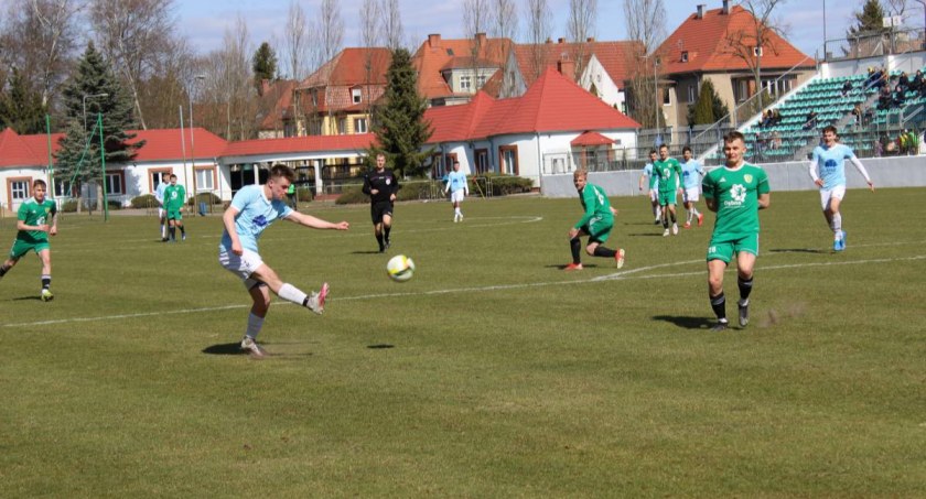 Zdjęcie: W ubiegłym roku w Szczecinku MKP wygrał z Dębem 4-0