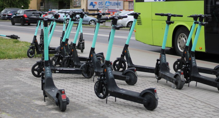 Zdjęcie: Hulajnogi elektryczne w Szczecinku / P. Witczuk