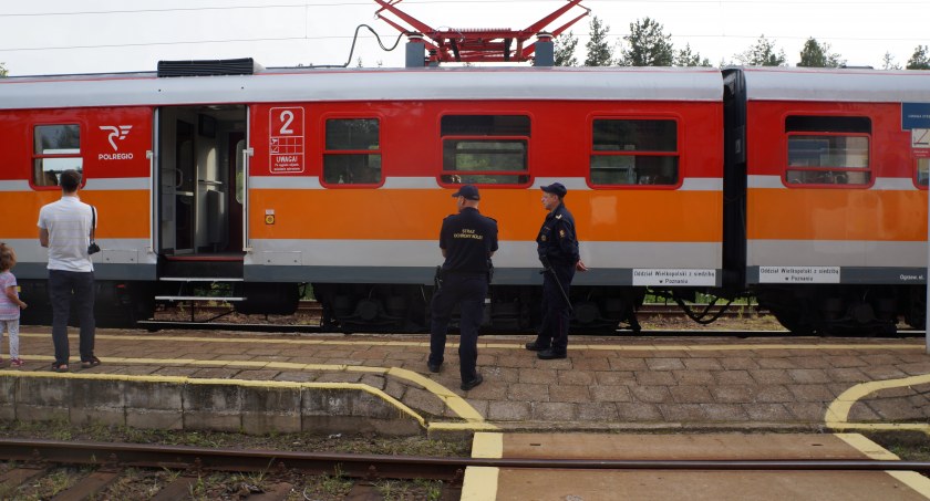 zdjęcie: pociąg Polregio na stacji w Szczecinku