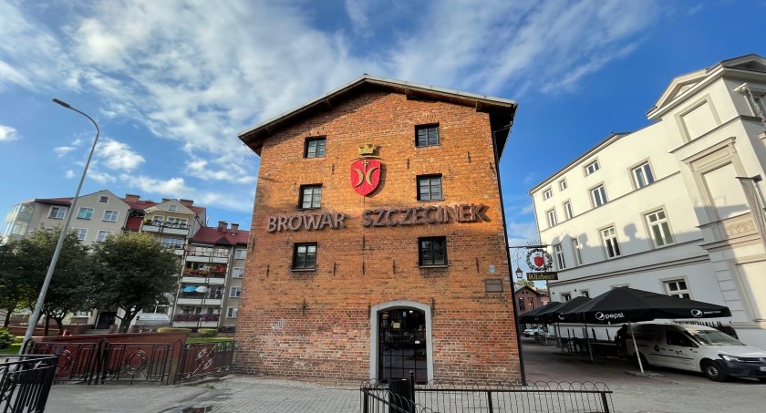 Zdjęcie: Zamontowany napis „Browar Szczecinek” / P. Witczuk