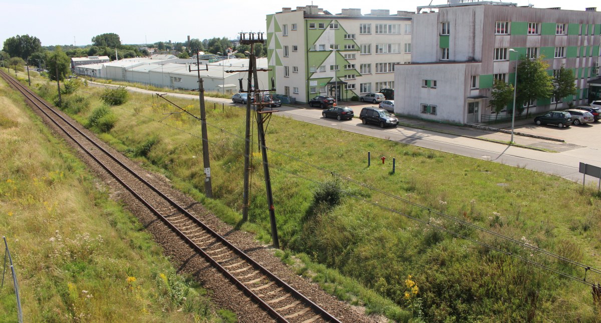 Kolej, Pociągiem autobusem miejskim Przystanek kilkaset metrów - zdjęcie, fotografia