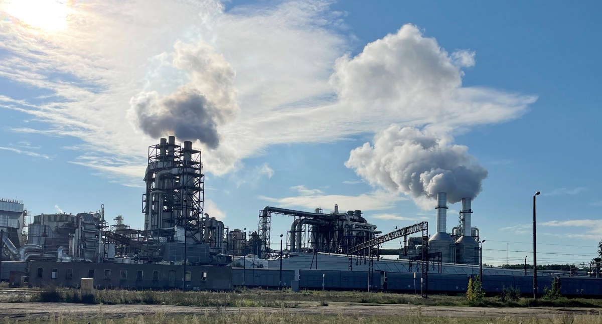 zdjęcie: zakłady Kronospan w Szczecinku, 2023 / fot: Jerzy Gasiul