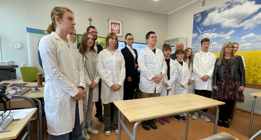 zdjęcie: Otwarcie ekopracowni w ZS nr 6 w Szczecinku / fot. P. Witczuk