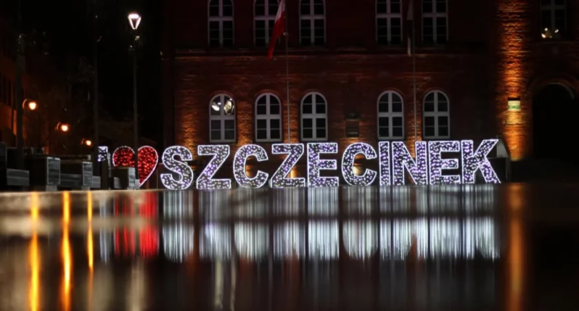 Zdjęcie: Napis na placu Wolności / P. Witczuk