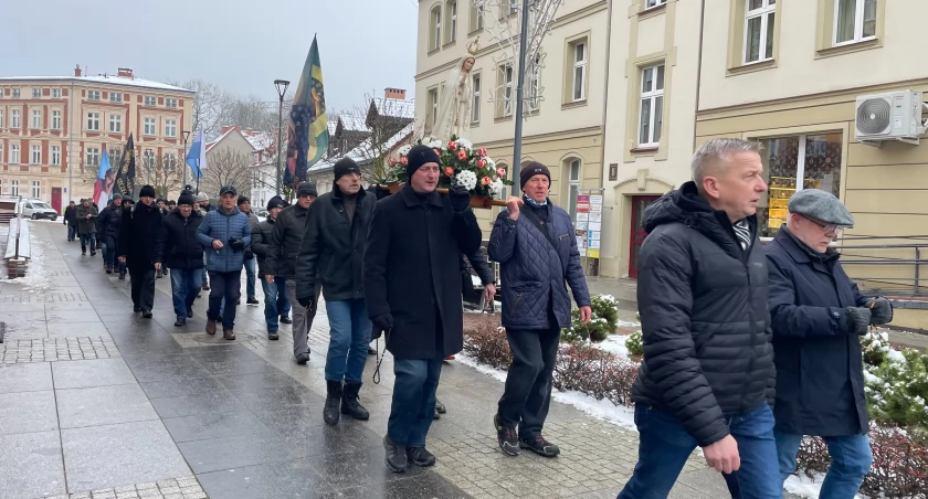 Wiara, Modlitwa ulicy Grudniowy „męski różaniec” - zdjęcie, fotografia
