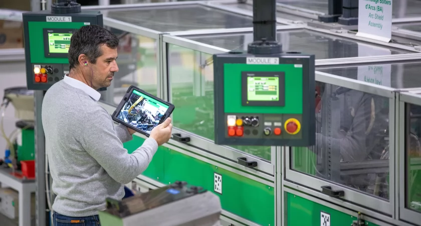 Praca, Praca Schneider Electric Automatyk - zdjęcie, fotografia