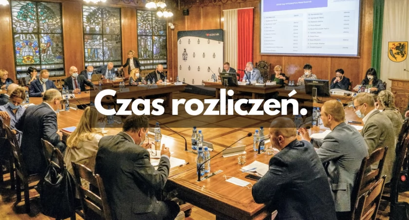 zdjęcie / archiwum: sesja Rady Miasta Szczecinek, 2021